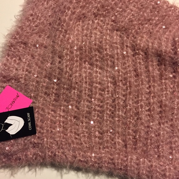 💕 NEW NWT Betsey Johnson cowl infinity pink scarf - Picture 3 of 8